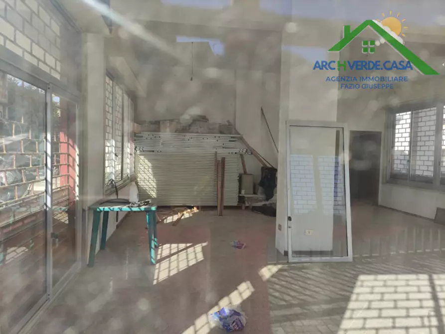 Immagine 2 di Negozio in vendita  a Canicattì