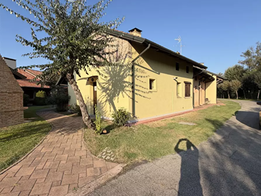 Immagine 1 di Villetta a schiera in vendita  in Porto Viro Via Colombo a Rosolina