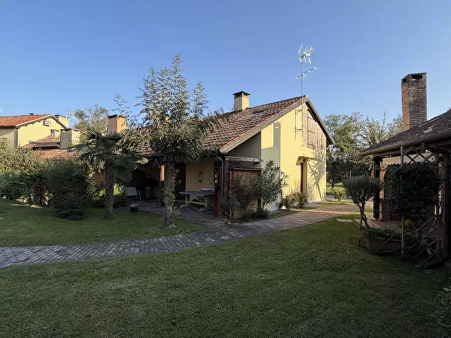 Immagine 2 di Villetta a schiera in vendita  in Porto Viro Via Colombo a Rosolina