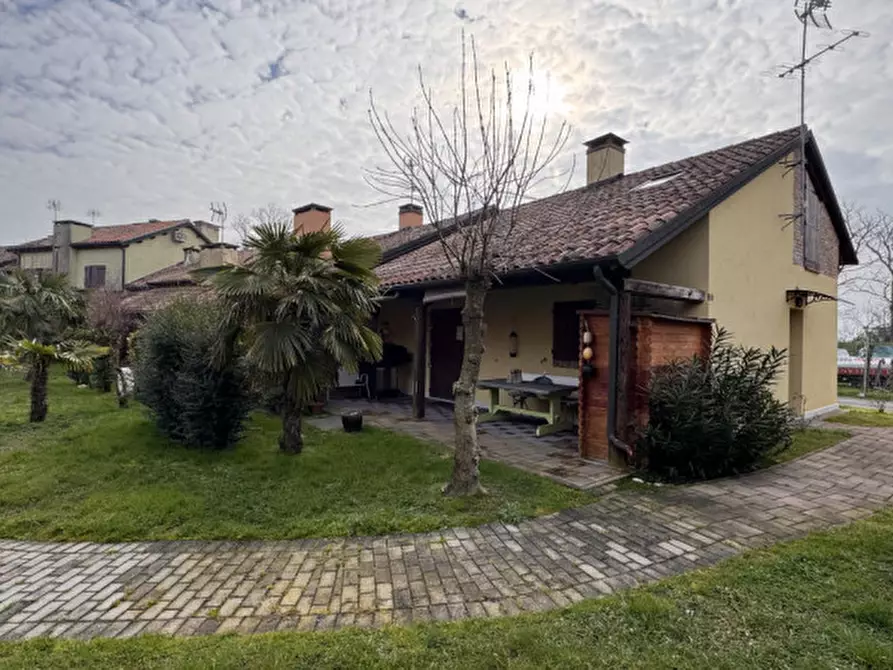 Immagine 9 di Villetta a schiera in vendita  in Porto Viro Via Colombo a Rosolina