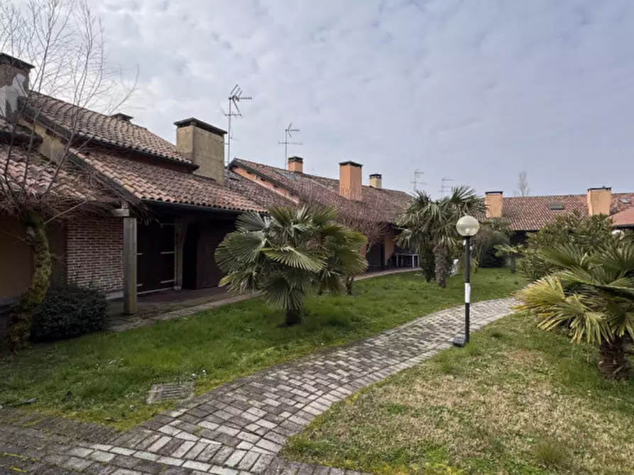 Immagine 47 di Villetta a schiera in vendita  in Porto Viro Via Colombo a Rosolina