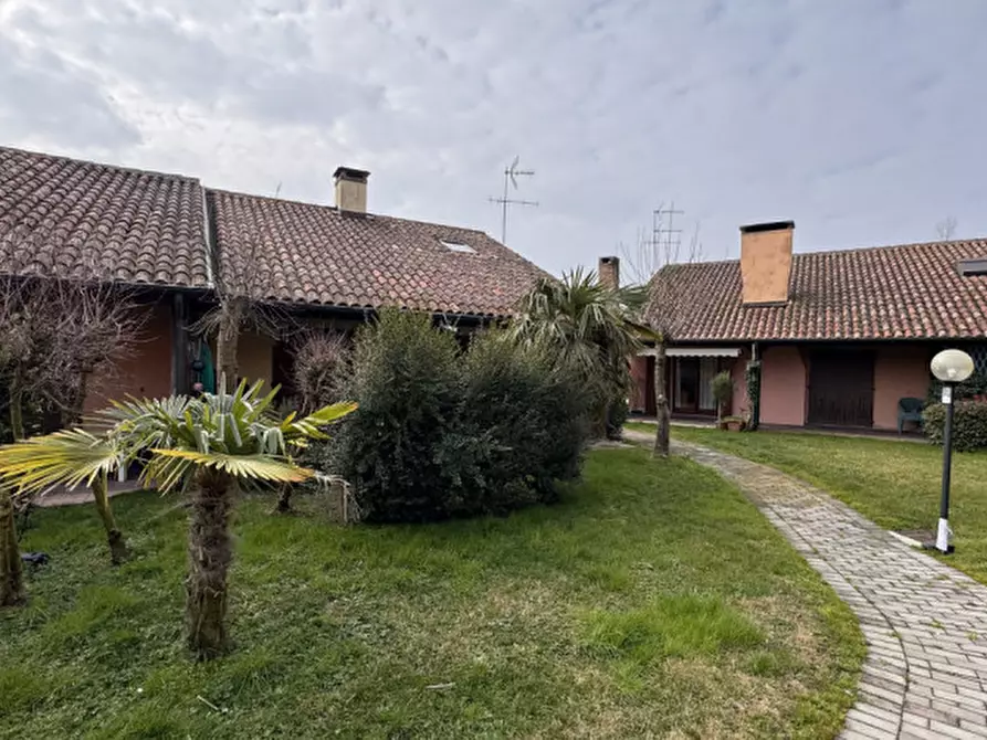 Immagine 48 di Villetta a schiera in vendita  in Porto Viro Via Colombo a Rosolina