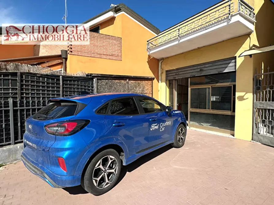 Immagine 1 di Magazzino in vendita  in Via Papa Giovanni XXIII a Chioggia