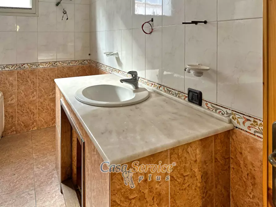 Immagine 10 di Villa in vendita  in Via Madrid a Casarano