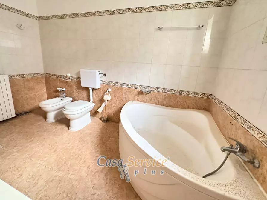 Immagine 11 di Villa in vendita  in Via Madrid a Casarano