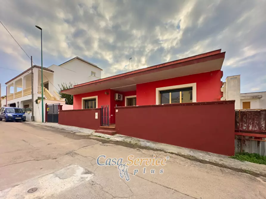 Immagine 17 di Villa in vendita  in Via Madrid a Casarano