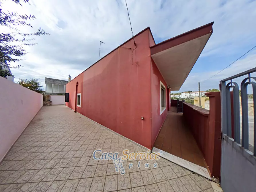 Immagine 18 di Villa in vendita  in Via Madrid a Casarano