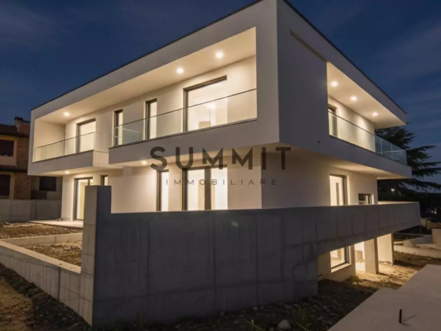 Immagine 1 di Casa bifamiliare in vendita  in Via A. Rossi a Santorso