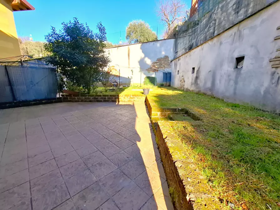 Immagine 11 di Appartamento in vendita  in Via Brescia a Soiano Del Lago