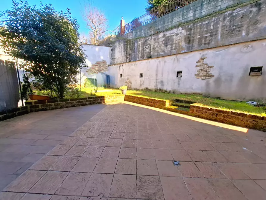 Immagine 9 di Appartamento in vendita  in Via Brescia a Soiano Del Lago