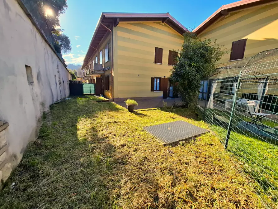 Immagine 12 di Appartamento in vendita  in Via Brescia a Soiano Del Lago