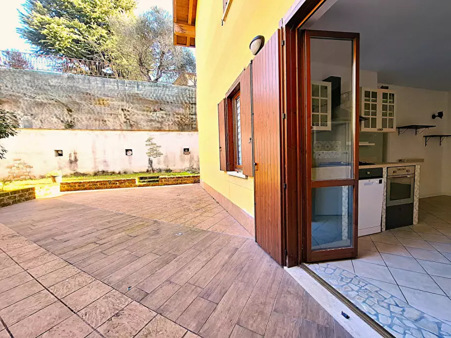 Immagine 13 di Appartamento in vendita  in Via Brescia a Soiano Del Lago