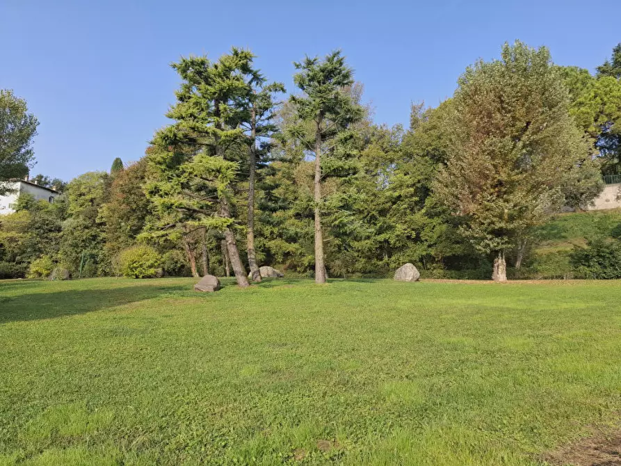 Immagine 31 di Appartamento in vendita  in Via Brescia a Soiano Del Lago