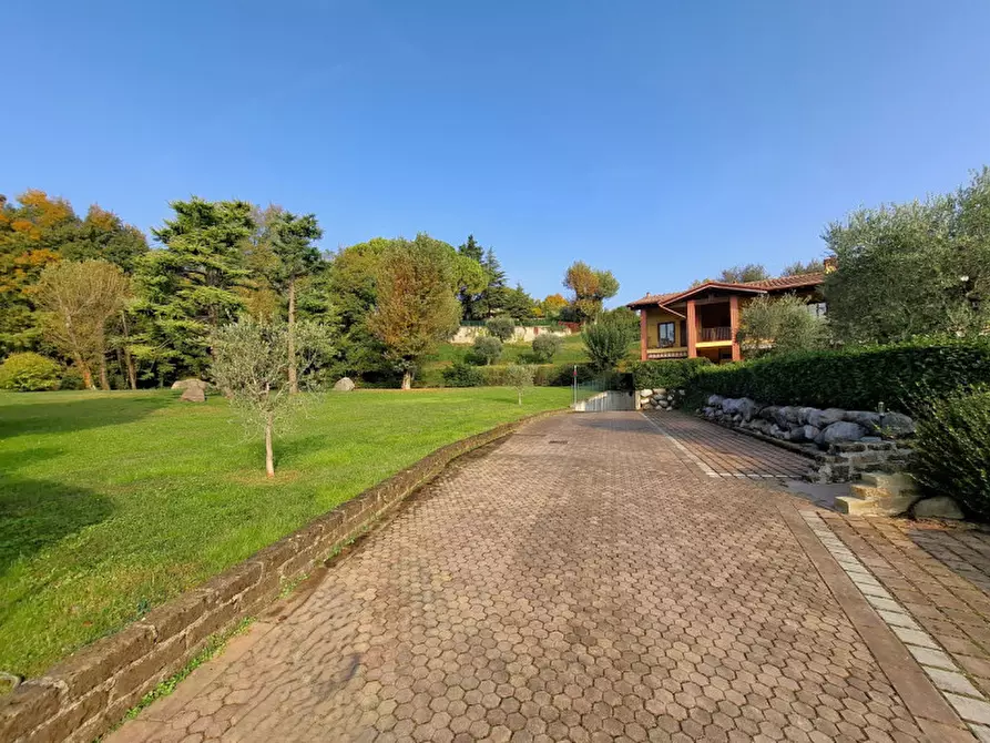 Immagine 37 di Appartamento in vendita  in Via Brescia a Soiano Del Lago