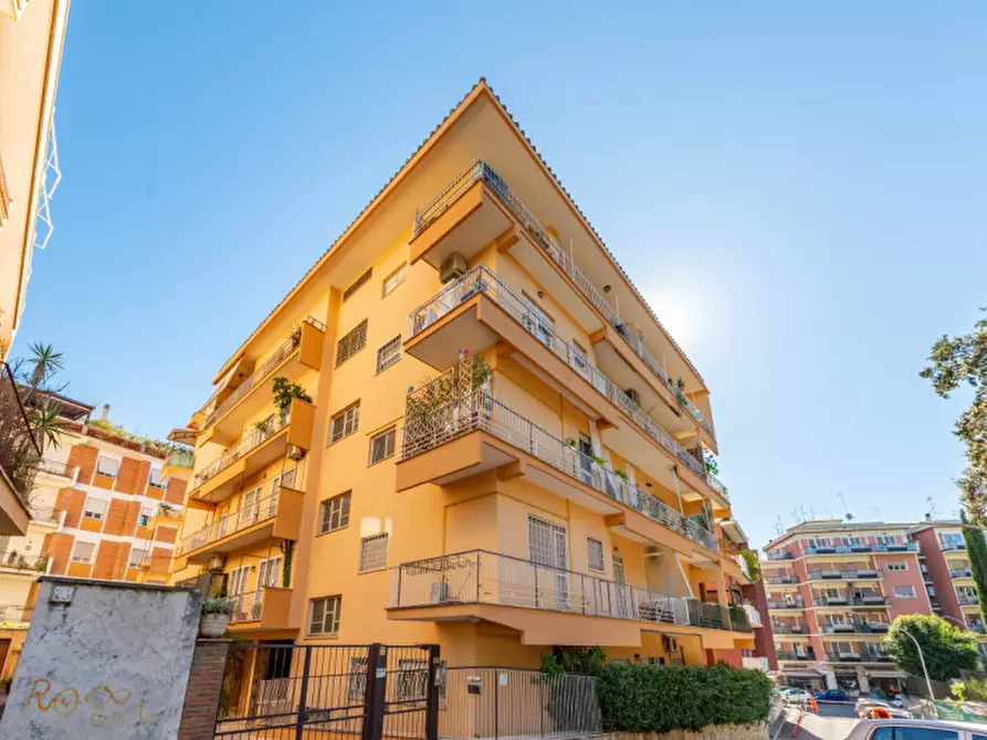 Immagine 1 di Appartamento in vendita  a Roma