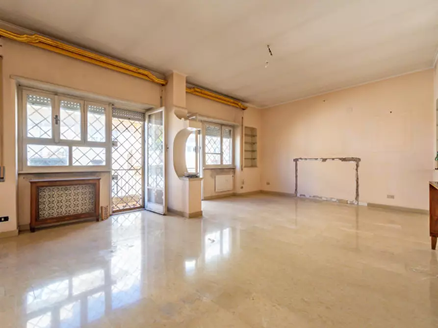 Immagine 2 di Appartamento in vendita  a Roma