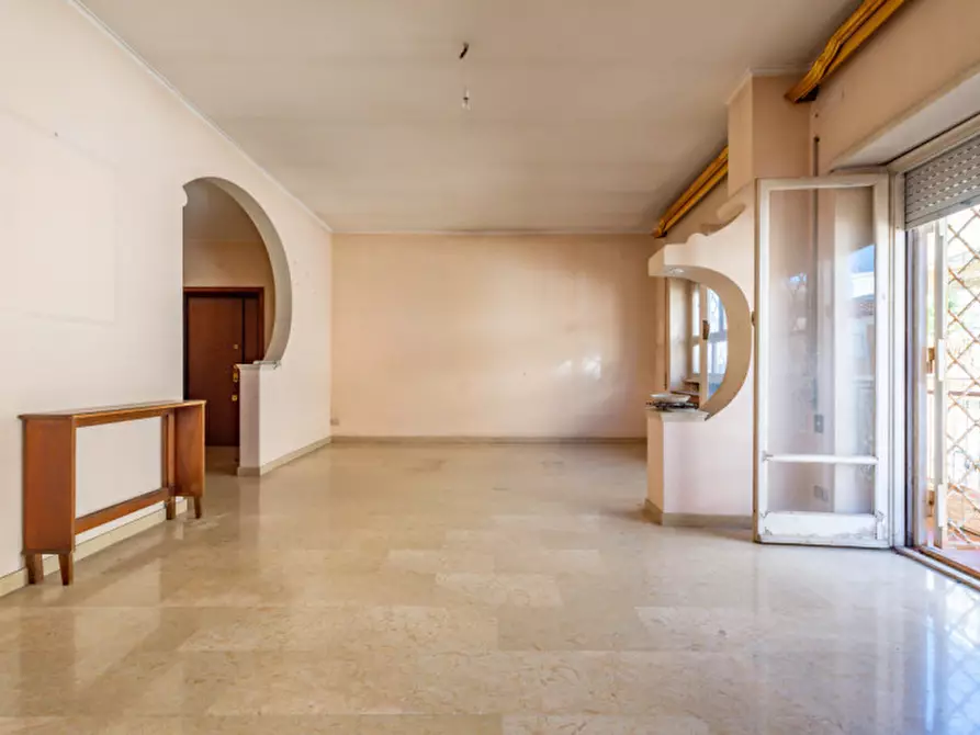 Immagine 4 di Appartamento in vendita  a Roma