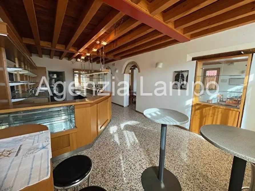 Immagine 1 di Hotel in vendita  in Via Roma a Concordia Sagittaria