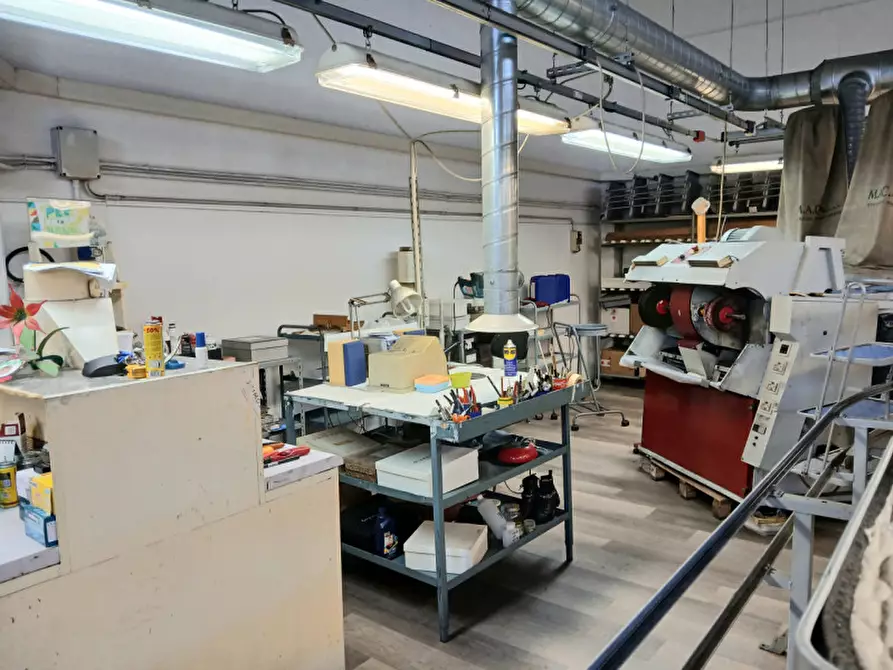 Immagine 4 di Laboratorio in vendita  a Fosso'