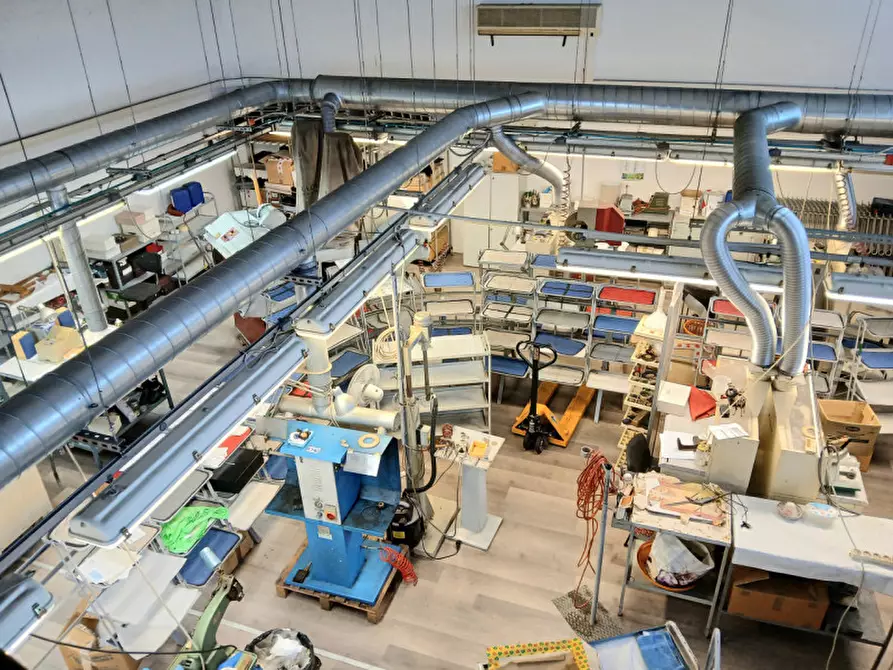 Immagine 9 di Laboratorio in vendita  a Fosso'