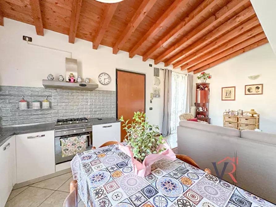 Immagine 8 di Appartamento in vendita  in Via Vittorio Veneto a Dello