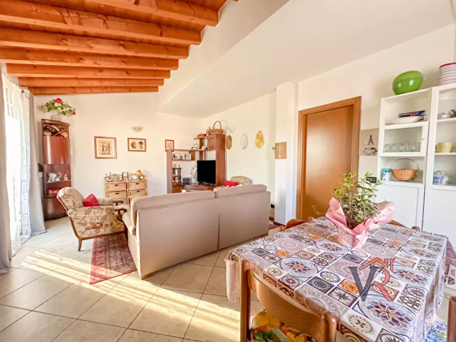 Immagine 9 di Appartamento in vendita  in Via Vittorio Veneto a Dello