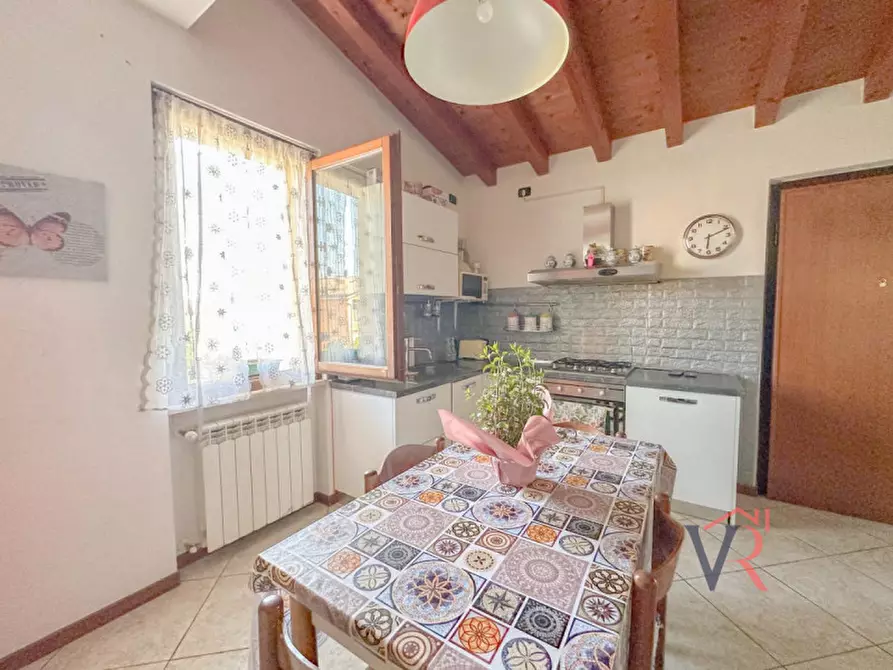 Immagine 11 di Appartamento in vendita  in Via Vittorio Veneto a Dello