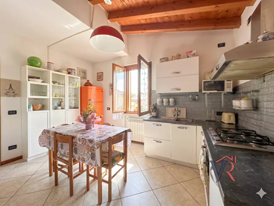 Immagine 12 di Appartamento in vendita  in Via Vittorio Veneto a Dello