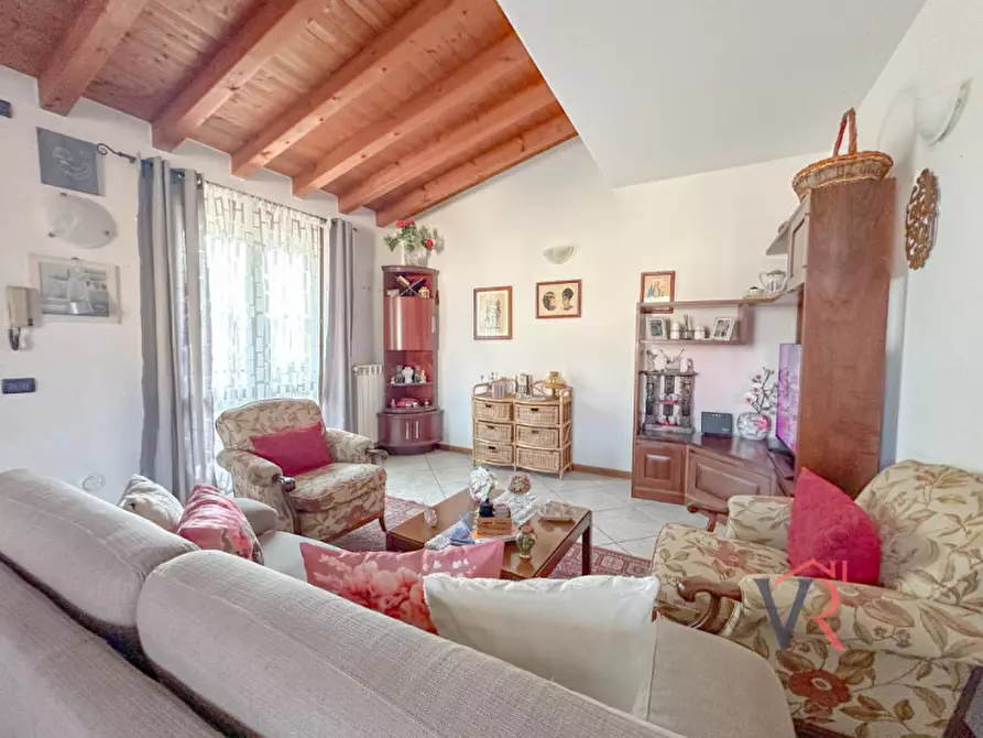Immagine 16 di Appartamento in vendita  in Via Vittorio Veneto a Dello