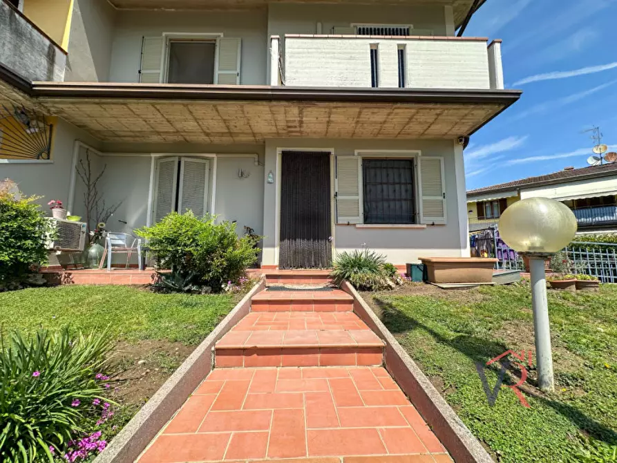 Immagine 3 di Casa bifamiliare in vendita  in Via Onede a Azzano Mella