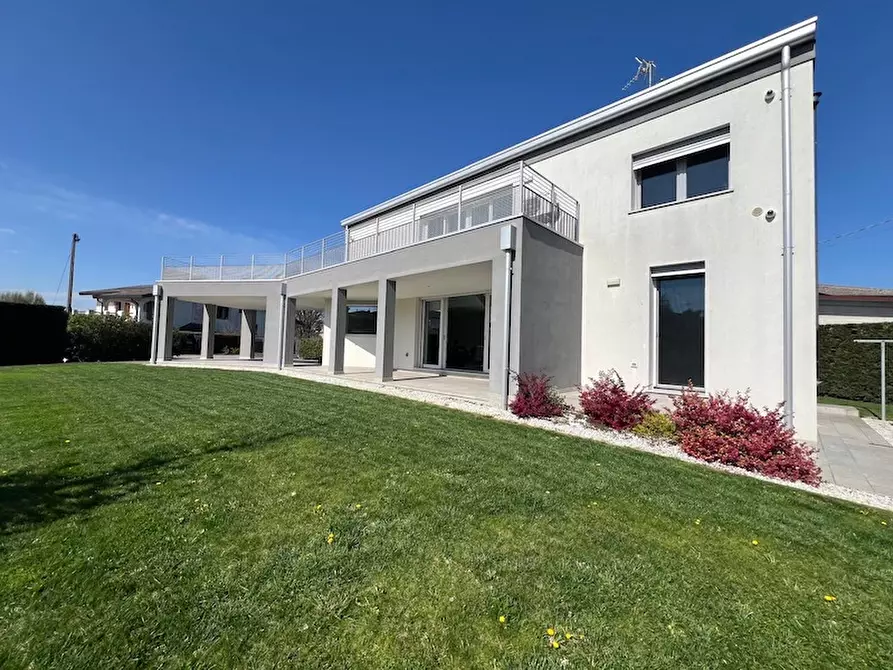 Immagine 2 di Casa indipendente in vendita  a Campolongo Maggiore