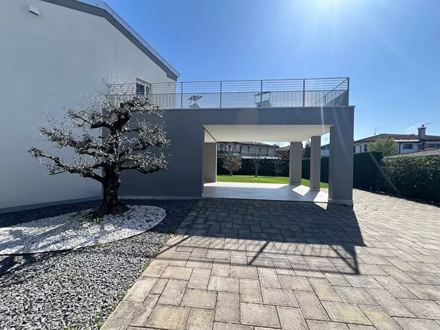 Immagine 4 di Casa indipendente in vendita  a Campolongo Maggiore