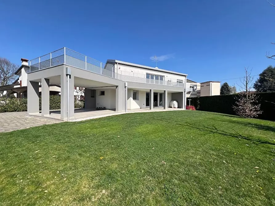 Immagine 8 di Casa indipendente in vendita  a Campolongo Maggiore