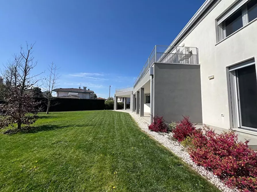 Immagine 11 di Casa indipendente in vendita  a Campolongo Maggiore