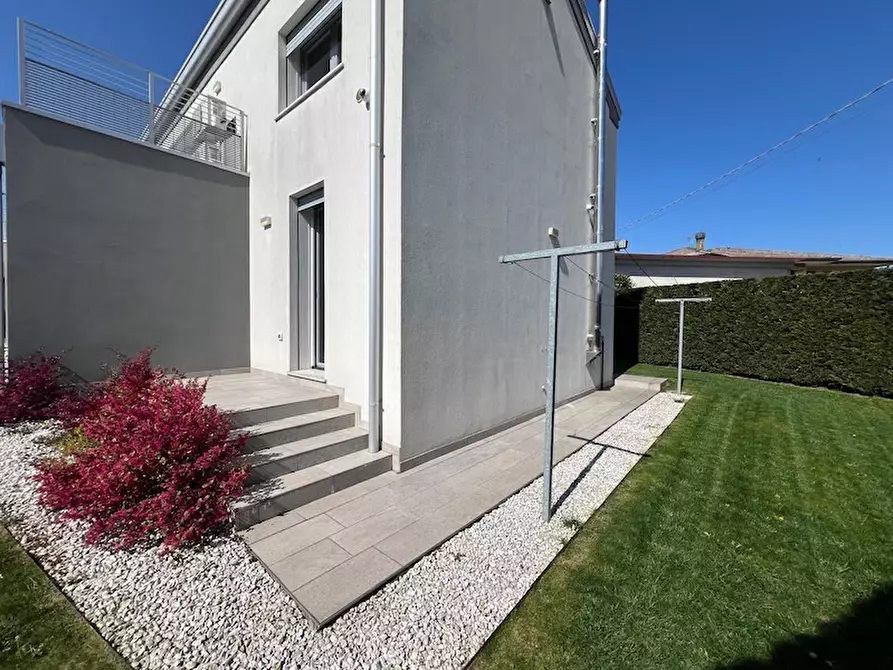 Immagine 12 di Casa indipendente in vendita  a Campolongo Maggiore