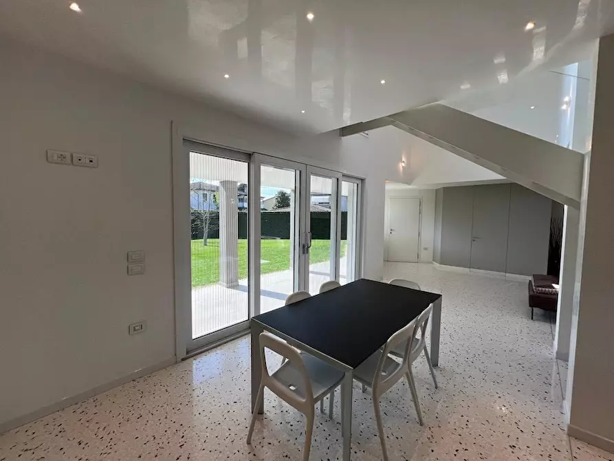 Immagine 19 di Casa indipendente in vendita  a Campolongo Maggiore