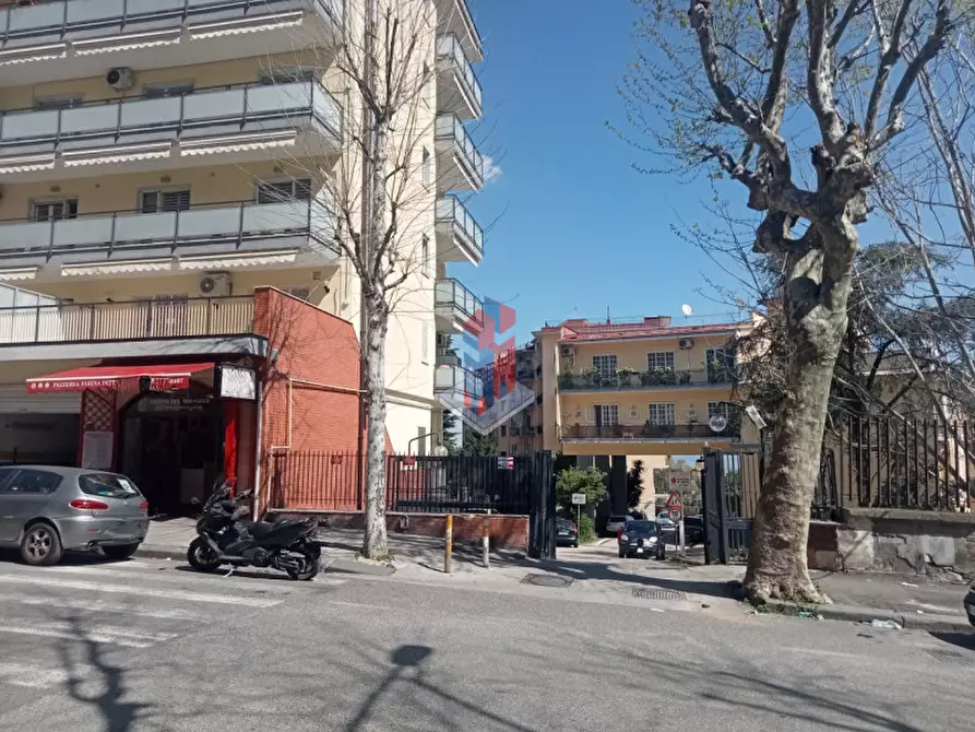 Immagine 1 di Appartamento in vendita  in VIA B.CAVALLINO adiacenze Villa Partenope a Napoli