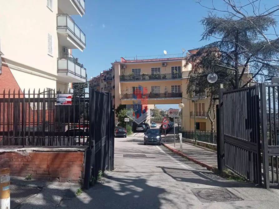Immagine 2 di Appartamento in vendita  in VIA B.CAVALLINO adiacenze Villa Partenope a Napoli