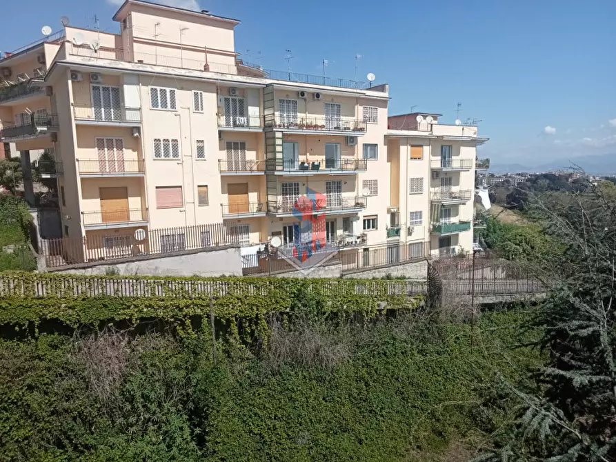 Immagine 6 di Appartamento in vendita  in VIA B.CAVALLINO adiacenze Villa Partenope a Napoli