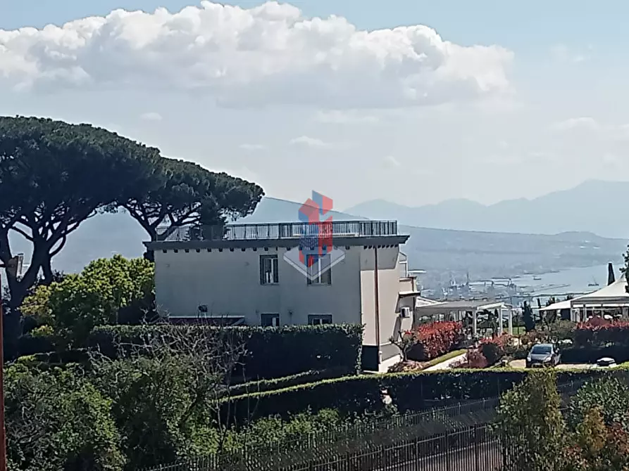 Immagine 10 di Appartamento in vendita  in VIA B.CAVALLINO adiacenze Villa Partenope a Napoli