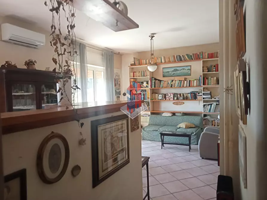 Immagine 11 di Appartamento in vendita  in VIA B.CAVALLINO adiacenze Villa Partenope a Napoli