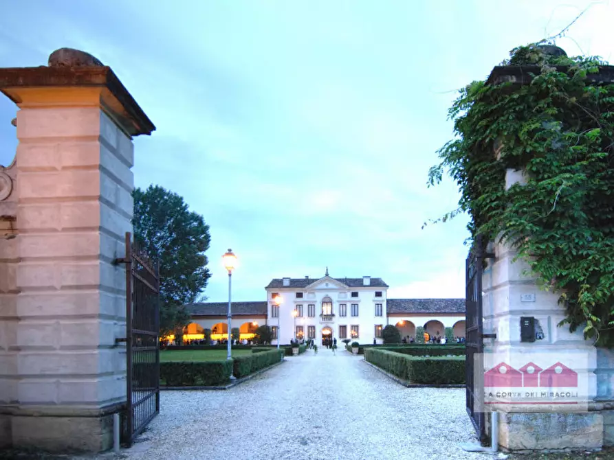 Immagine 2 di Villa in vendita  in Via Settimo a Montegalda
