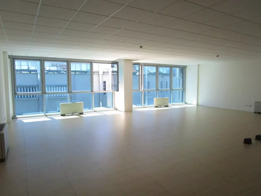 Immagine 2 di Ufficio in affitto  a Padova