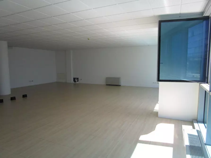 Immagine 4 di Ufficio in affitto  a Padova