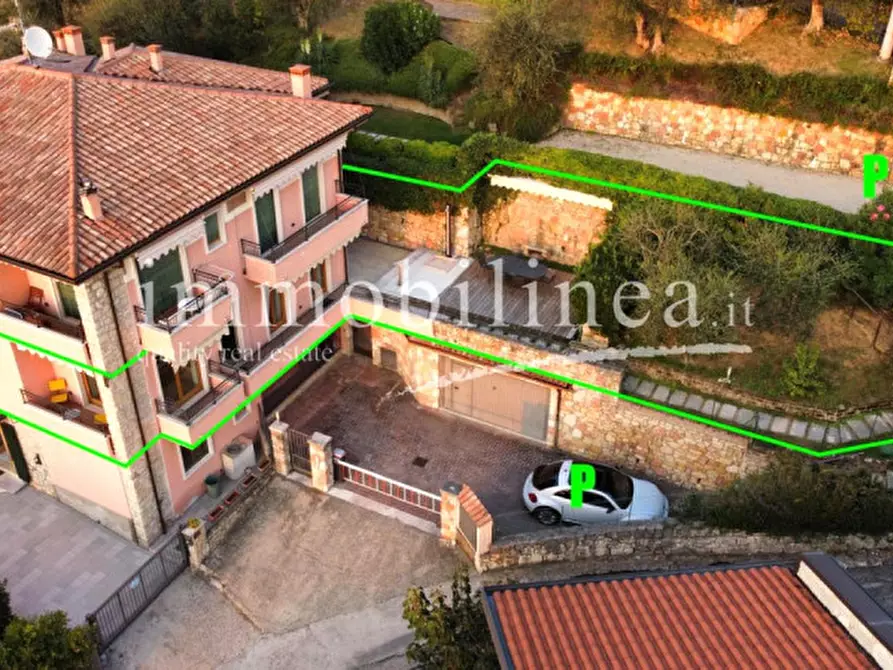 Immagine 32 di Appartamento in vendita  in VIA FORNARE 36 a Torri Del Benaco