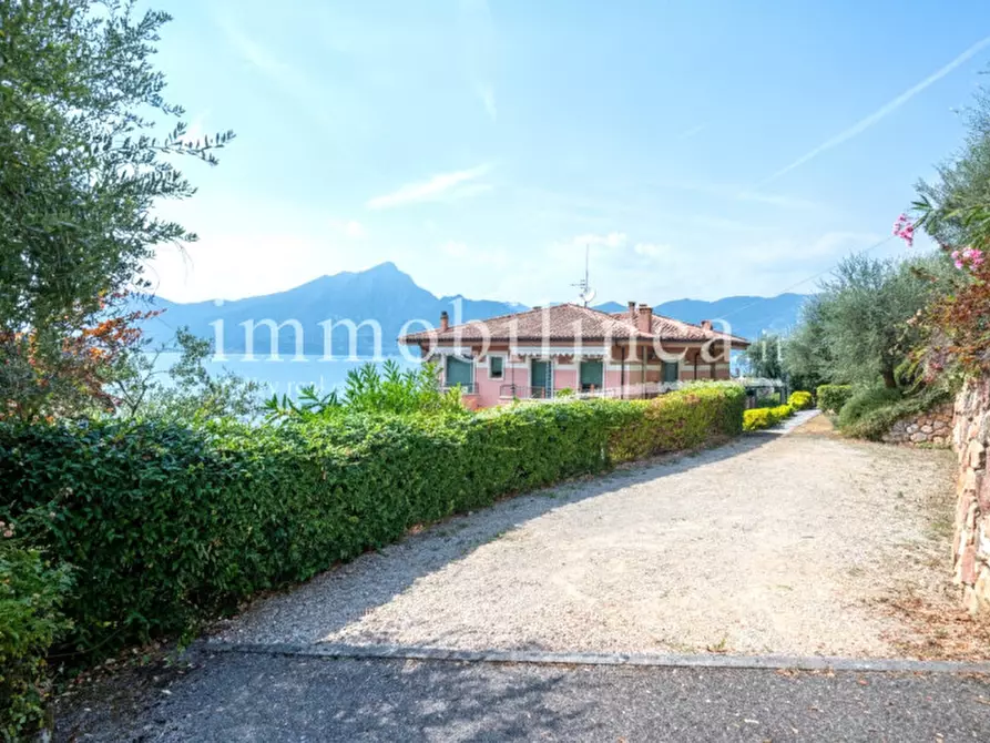 Immagine 33 di Appartamento in vendita  in VIA FORNARE 36 a Torri Del Benaco