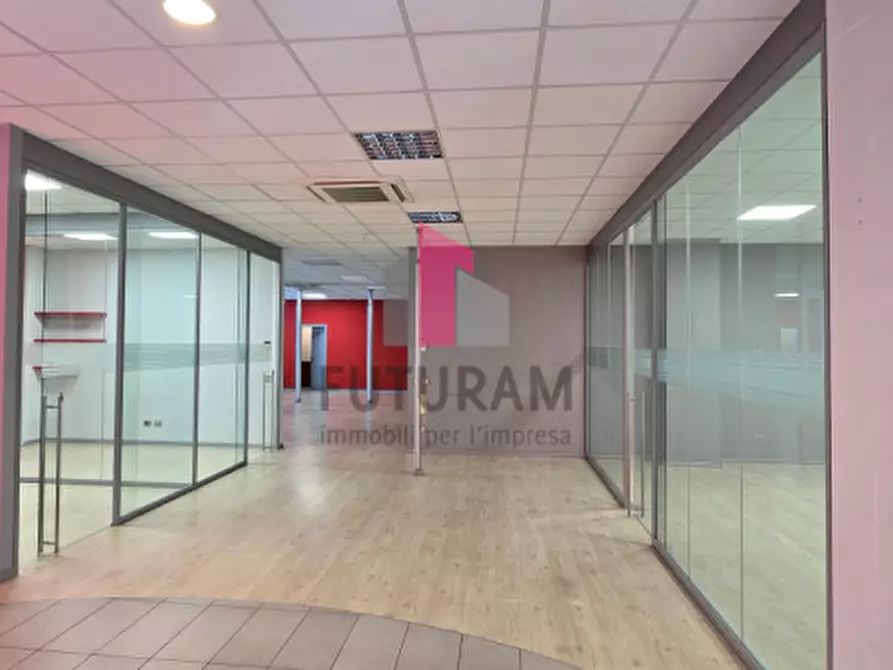 Immagine 1 di Ufficio in vendita  in Via della scienza a Dueville