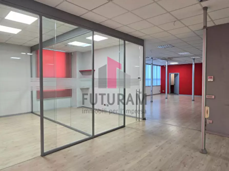 Immagine 2 di Ufficio in vendita  in Via della scienza a Dueville