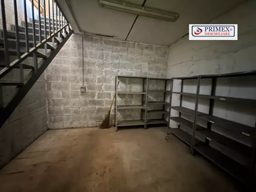 Immagine 2 di Negozio in vendita  in via bruno de finetti a Roma