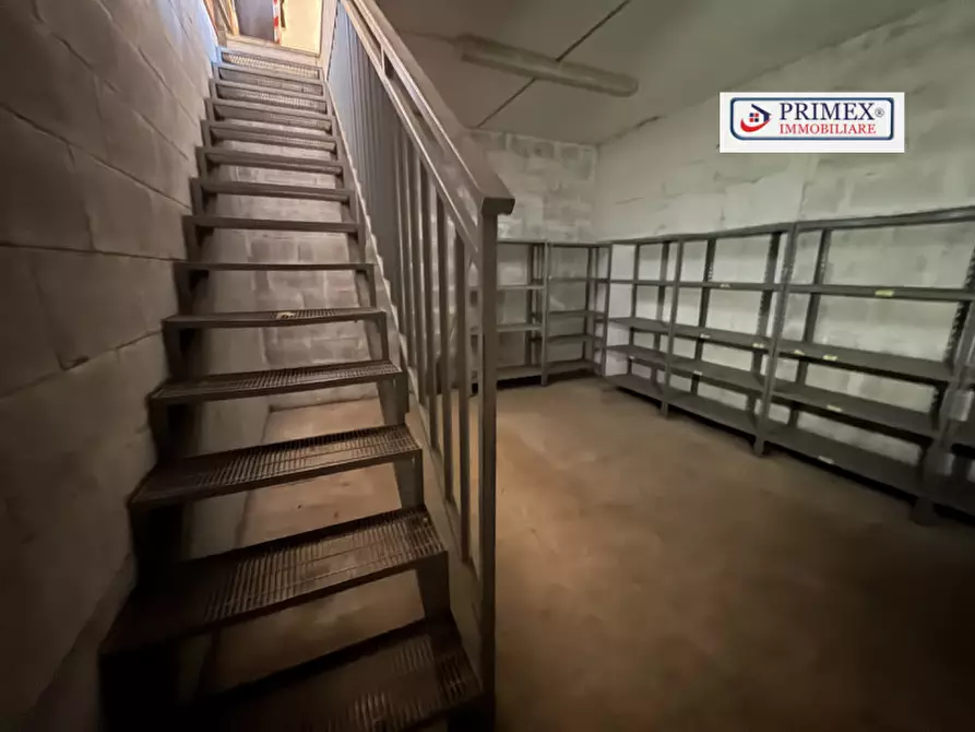 Immagine 4 di Negozio in vendita  in via bruno de finetti a Roma